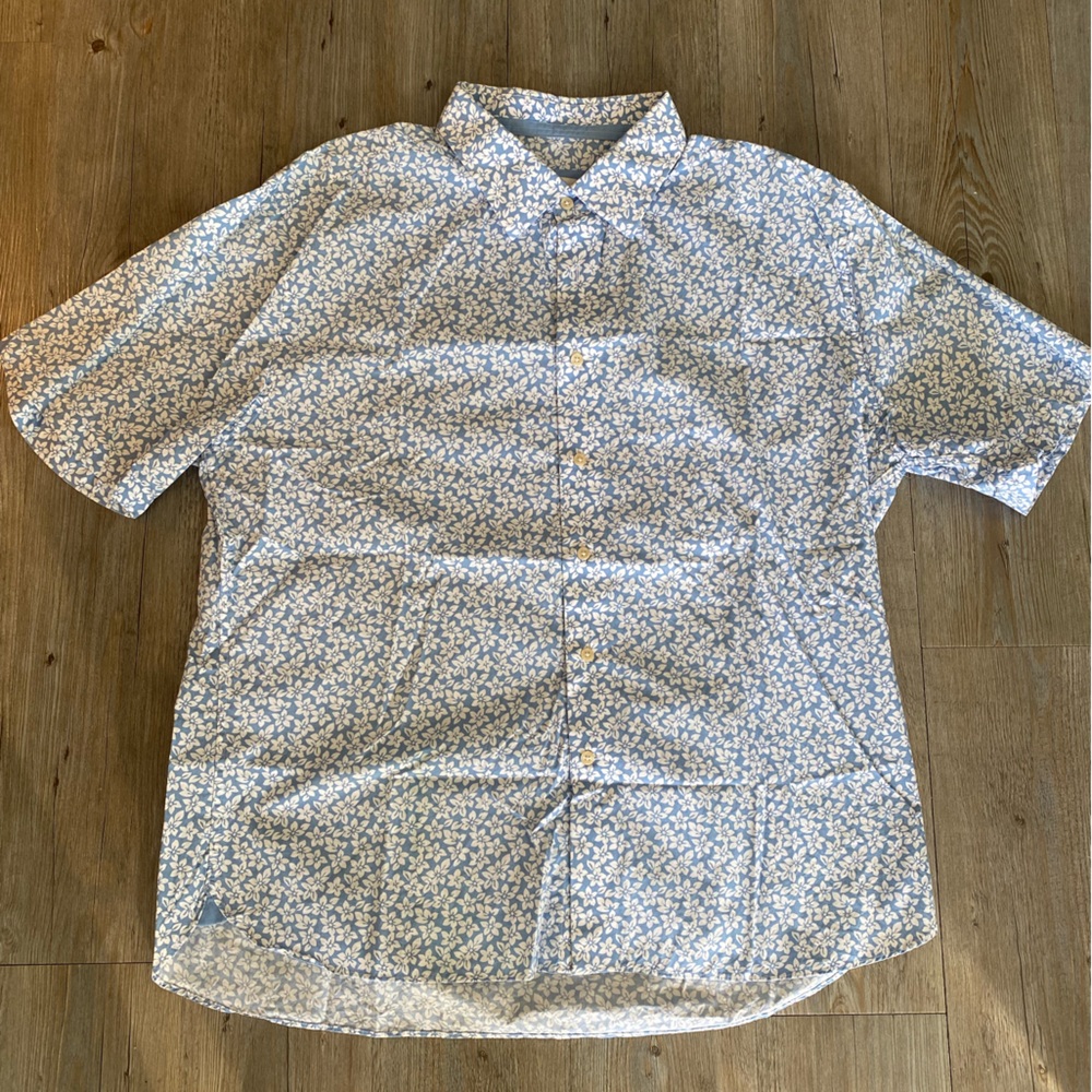 Men’s Warehouse Casual Button Down